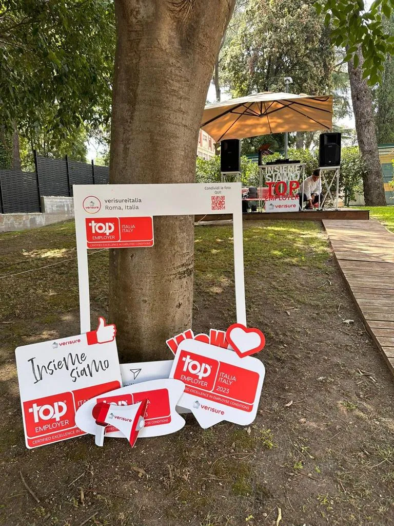 Ti accompagniamo in tutte le fasi, dall’ideazione alla ricerca, fino alla fornitura e brandizzazione dei gadget. Oggetti utili e originali, studiati per rafforzare la tua immagine aziendale e lasciare un ricordo concreto ai tuoi clienti.