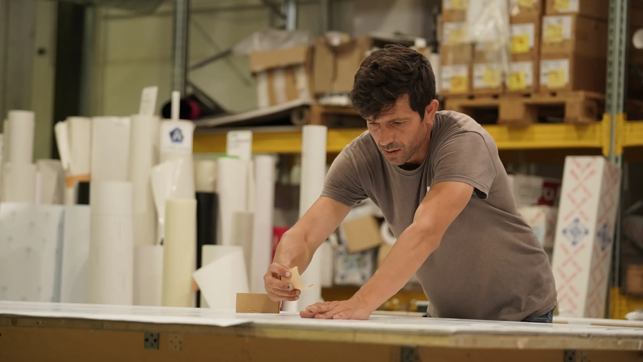 Dalla stampa digitale all’offset, fino a rilegatura e impaginati, offriamo un servizio completo per volantini, brochure, cataloghi e materiale editoriale. Ogni progetto è curato nei dettagli, con qualità di stampa e finiture professionali.